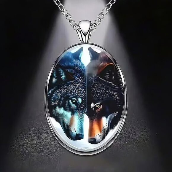Silver Oval Shaped WOLF Pendant Necklace - Picture 2 of 3